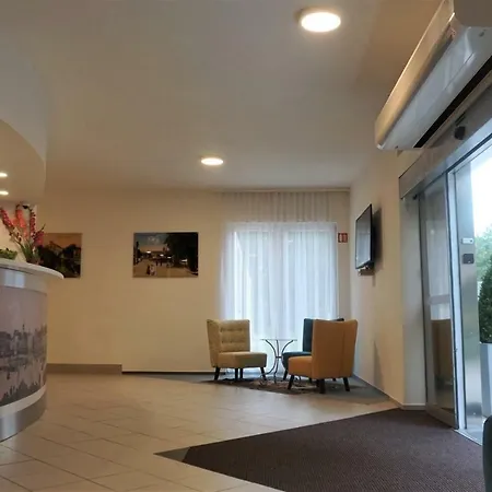 Hotel Metropol Cb 3*